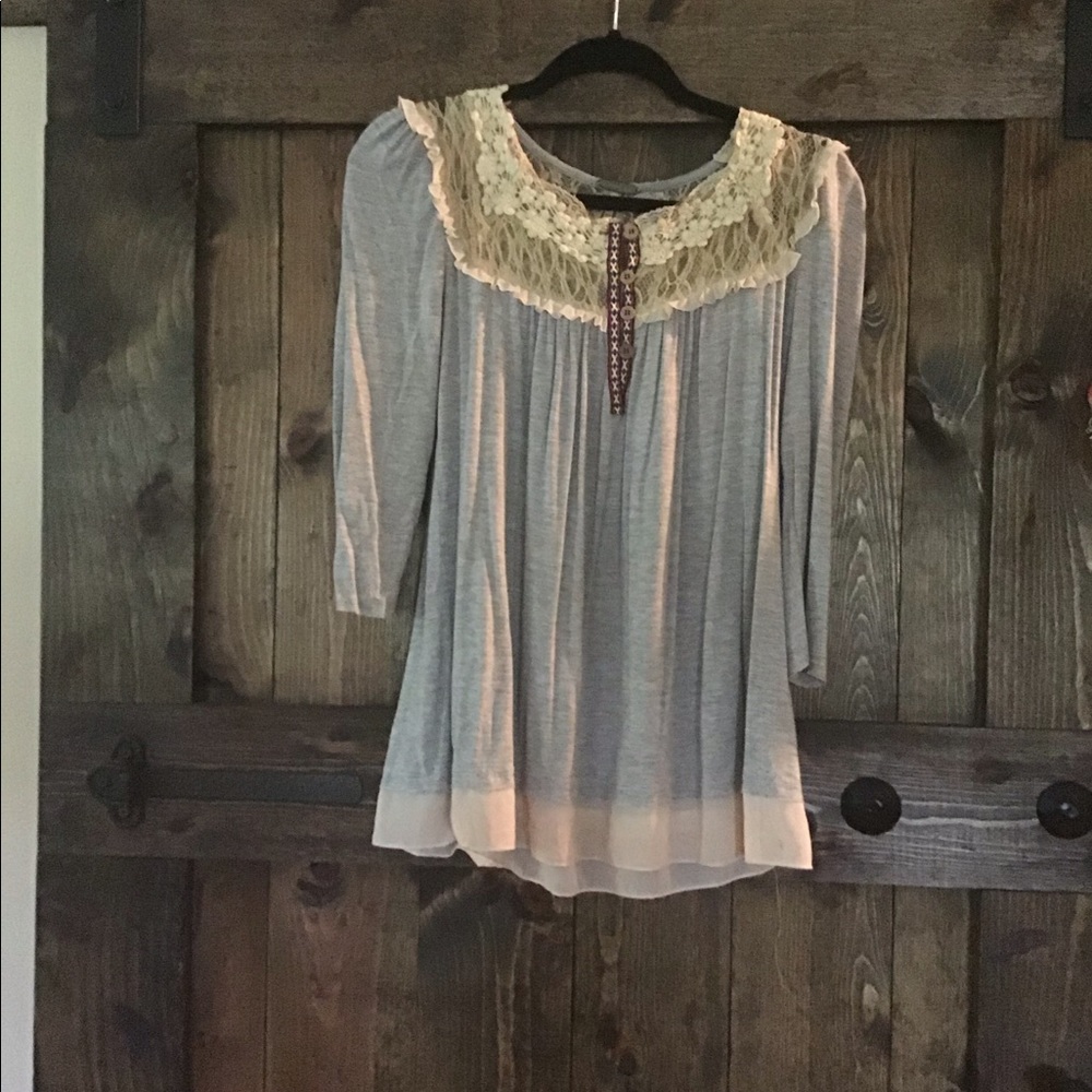 The cutest top from Buckle
